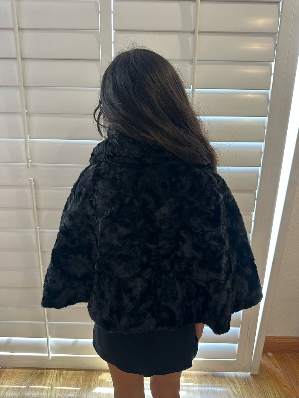 Bird by Juicy Couture Black Faux Fur Cape Jacket - Picture 3 of 6